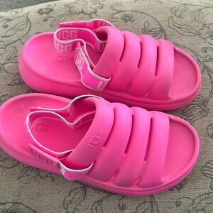 Pink ugg shoes size 7-7 1/2